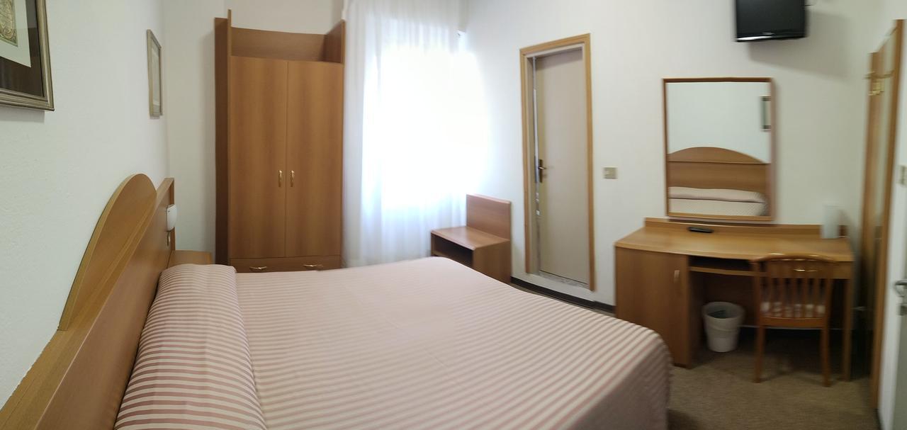 Hotel Crotto Del Misto Lezzeno Habitación foto